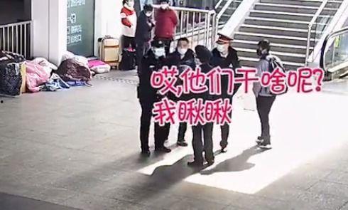 人海当中吃瓜视频,揭秘网络视频的狂欢与反思